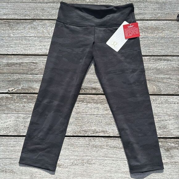 Lululemon Wunder Under Crop Luon Vintage‎ black camo size 6 NWT 20.5" - Picture 1 of 7
